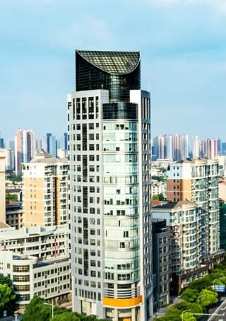 Bringing Innovation To The  Real Estate Sector - HTHnuohang